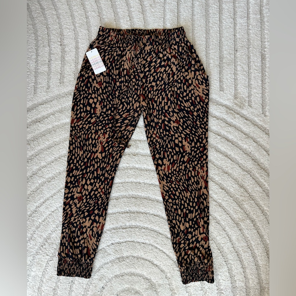Dress jogger. Brand new. Size S.
